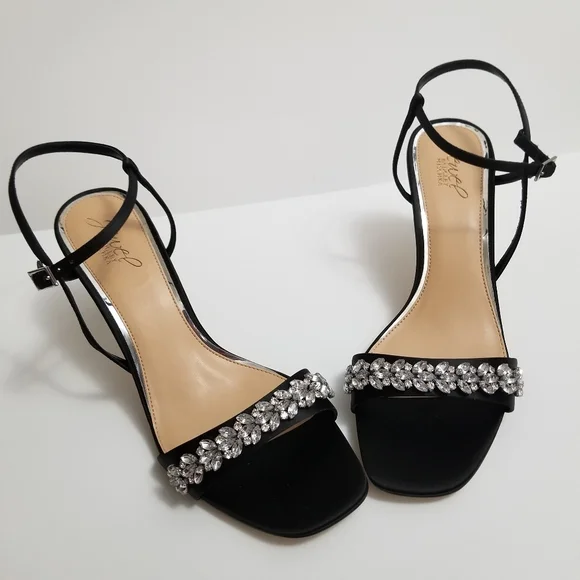 🆕️⬇️Jewel Badgley Mischka Patsy Strappy Crystal Embellished Heel - Picture 4 of 16